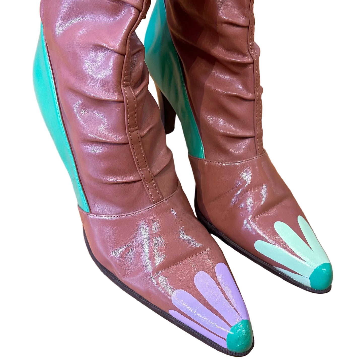 Daisy Pointed Toe Boots (8W)