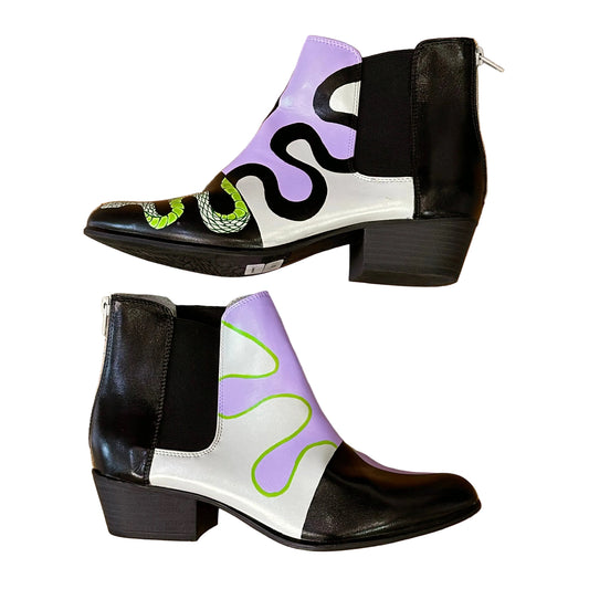Contrast Snake Boots (8.5W)