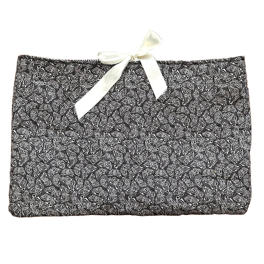 Butterfly Quilt Ribbon Closure Laptop Sleeve