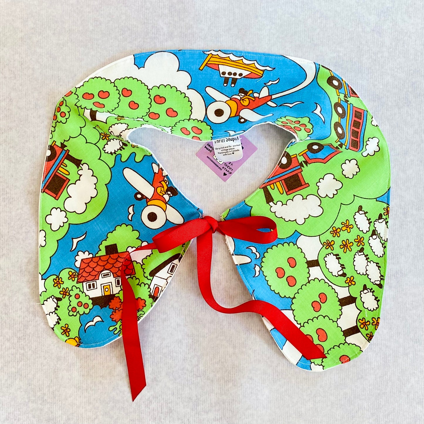 Large Airplane Scene Detachable Collar